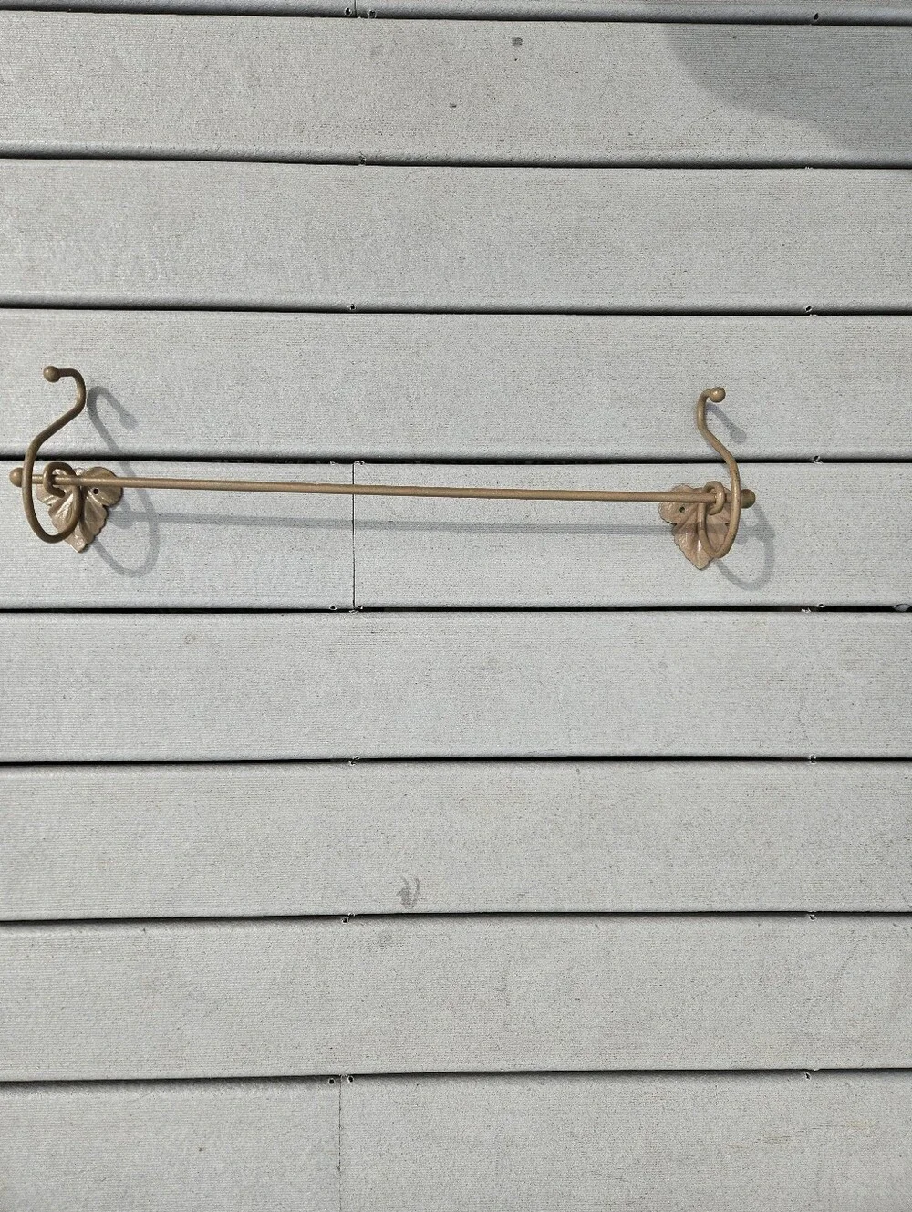 French Country Leaf Towel Bar Metal Antique Gold Bath Wall Rack Towel Holder